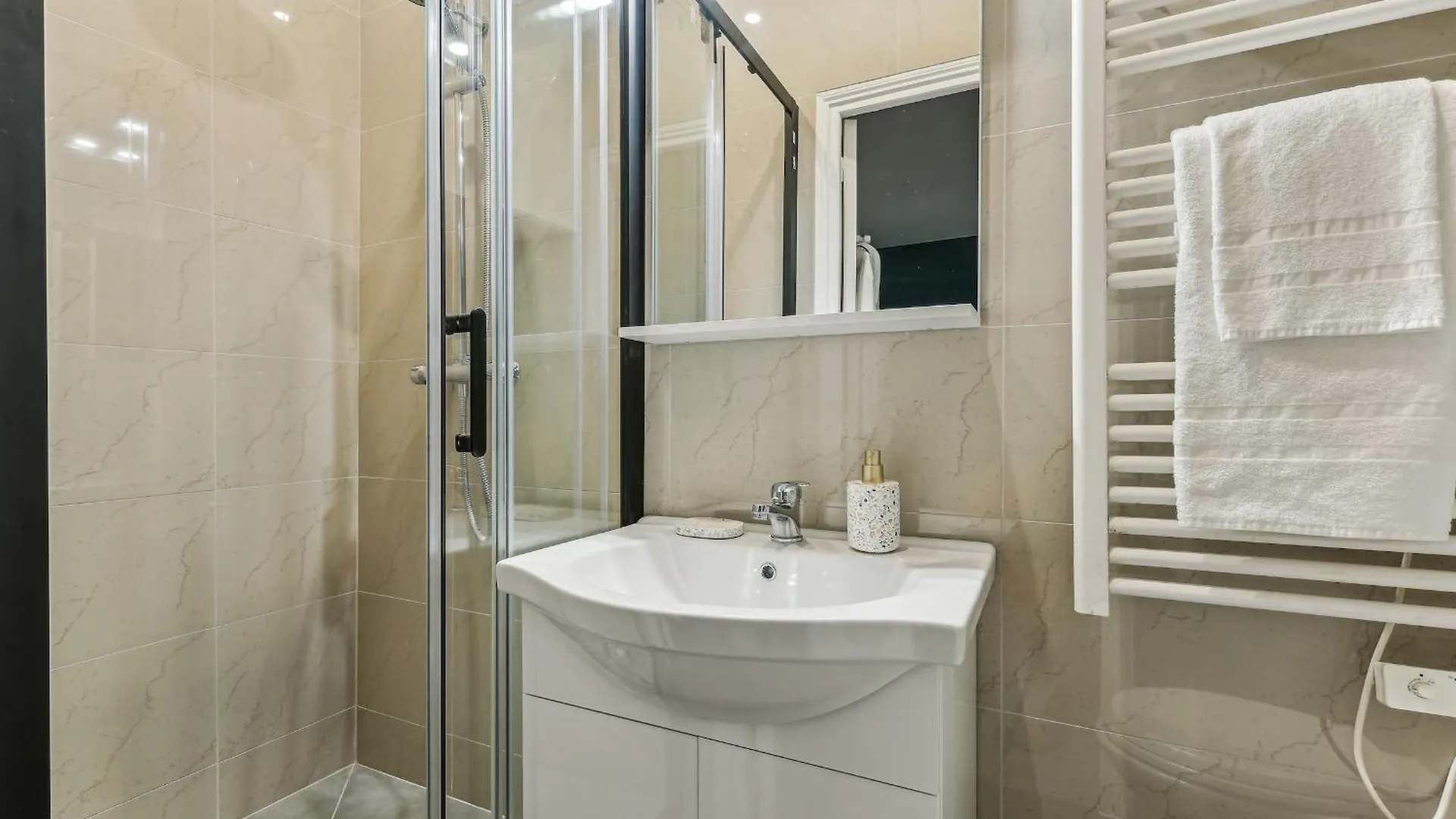 Quartier Cosy 1br Apartment *